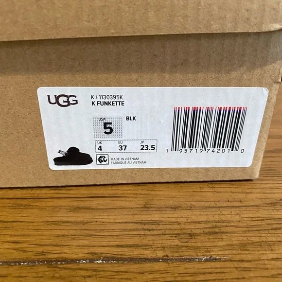 UGG SLIP ONS